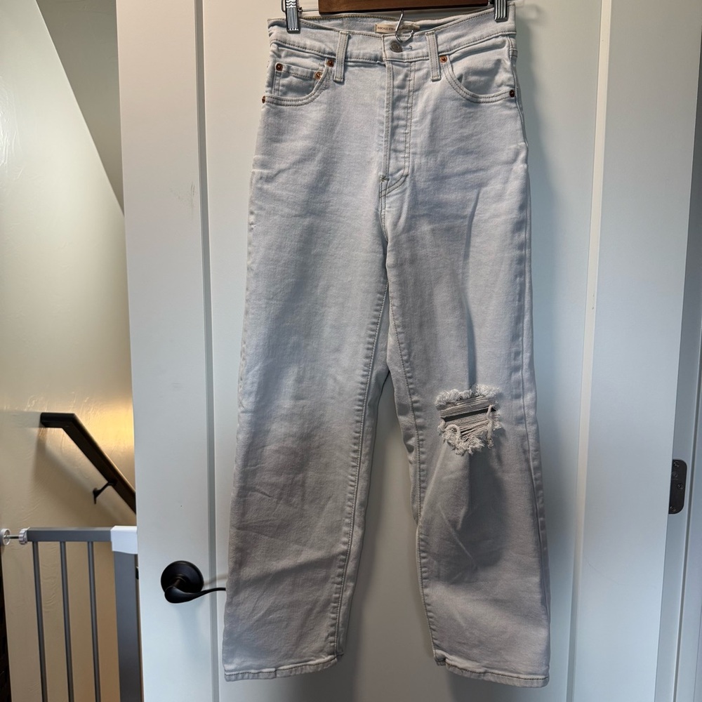 Levi's Ribcage Straight Ankle Jean Light Wash Distress High Waist Button Fly‎ 26